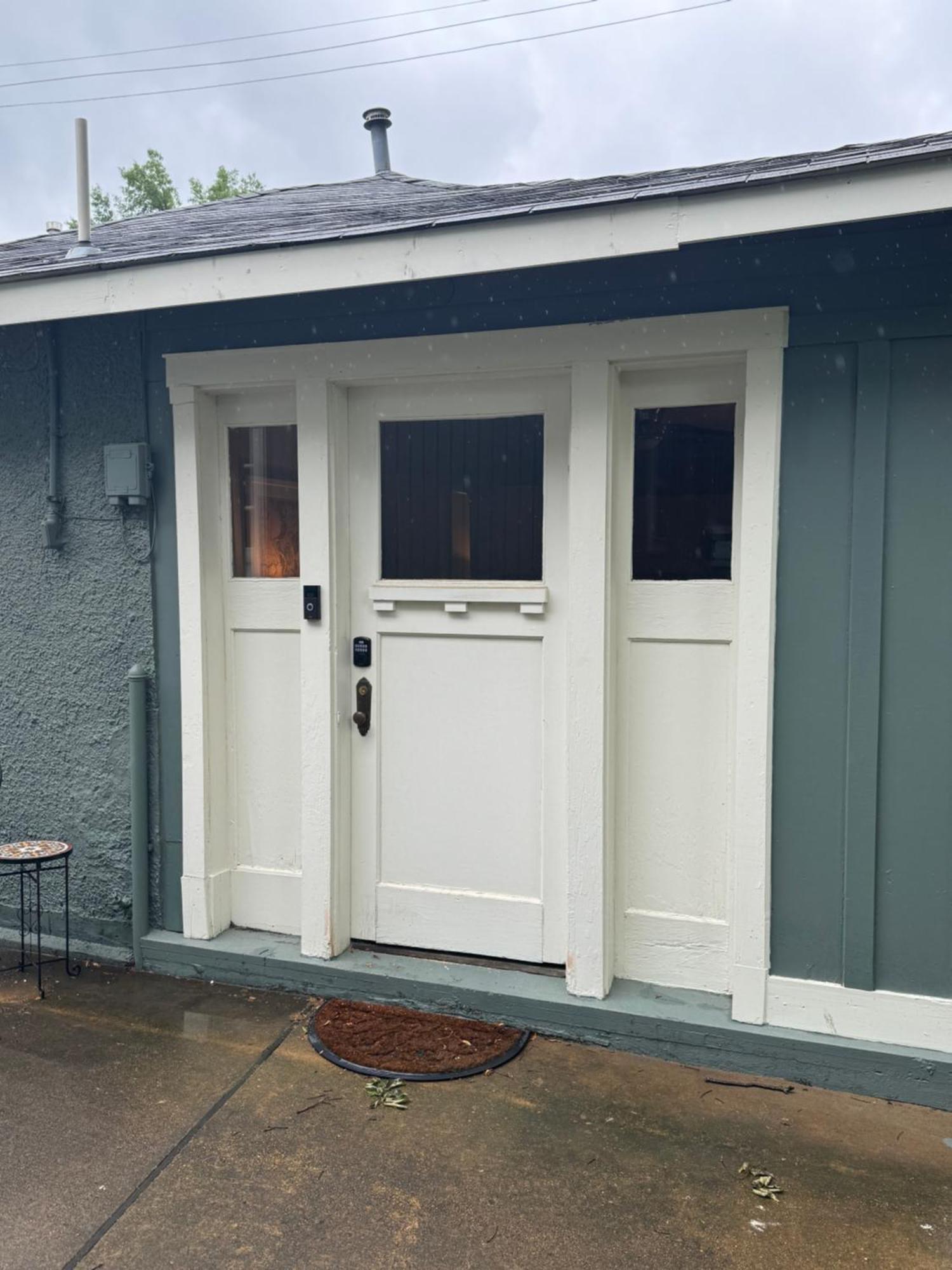 Villa Spacious Gardens And Carriage House Memphis