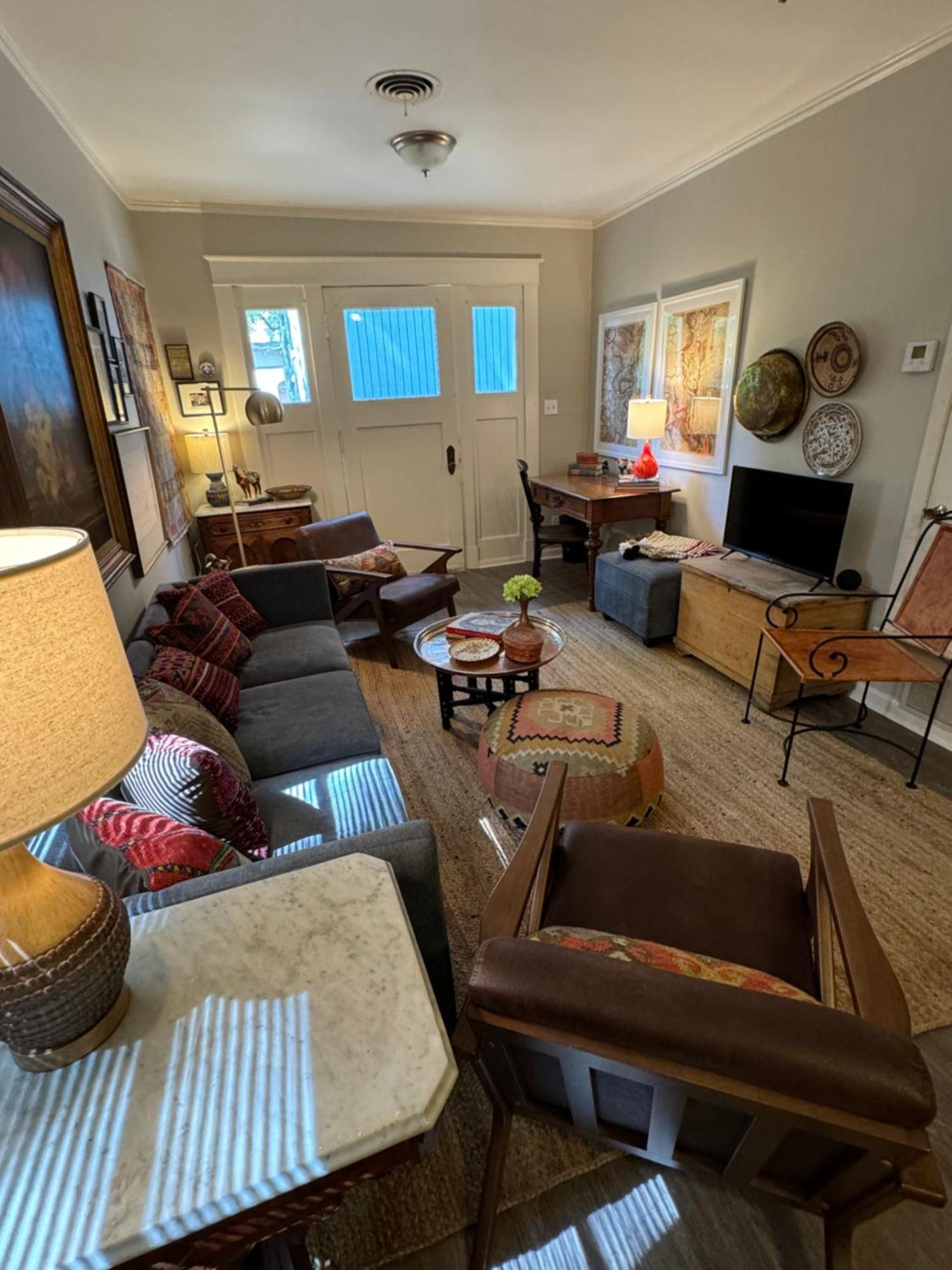 Spacious Gardens And Carriage House *