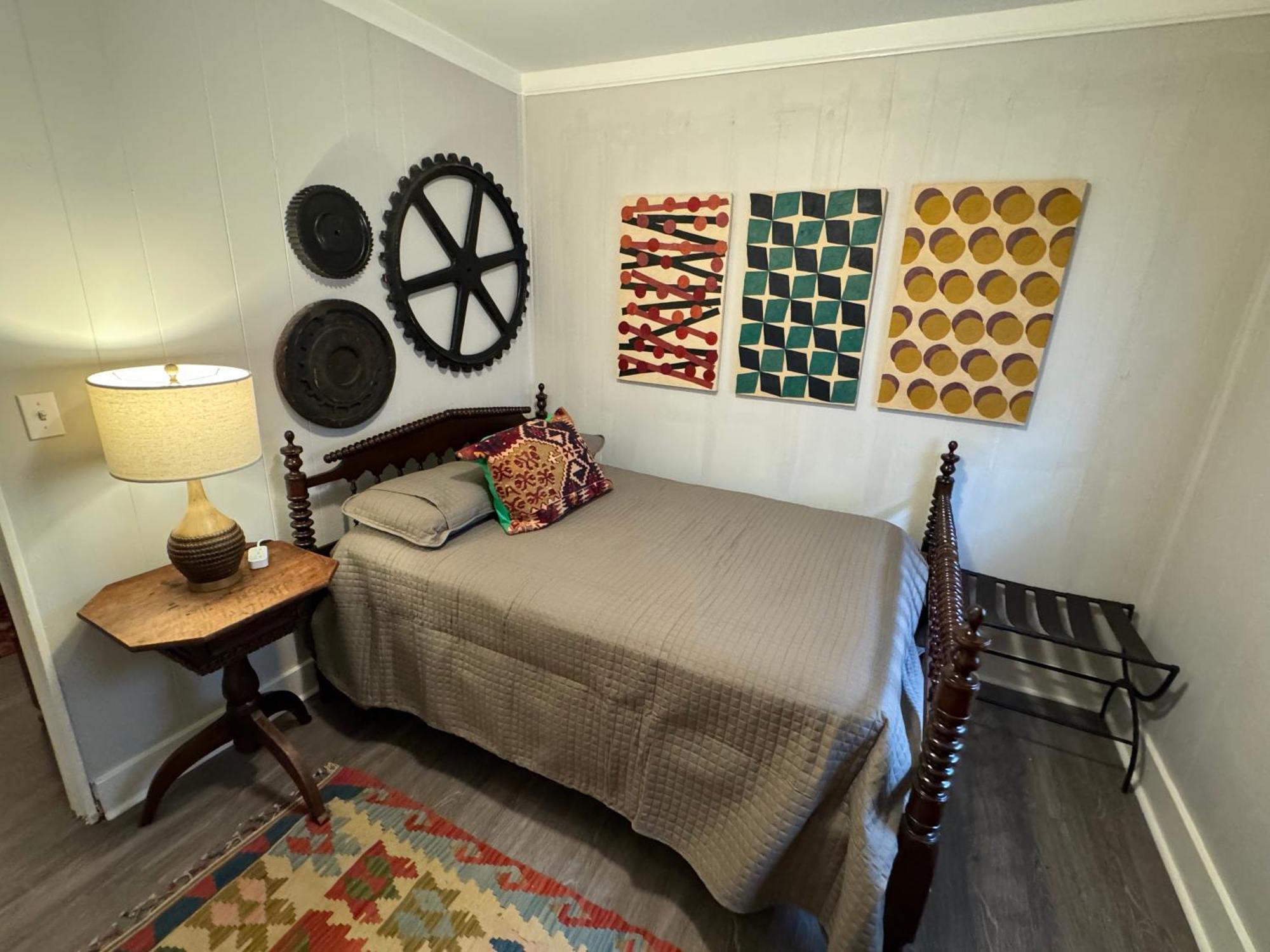 Spacious Gardens And Carriage House *