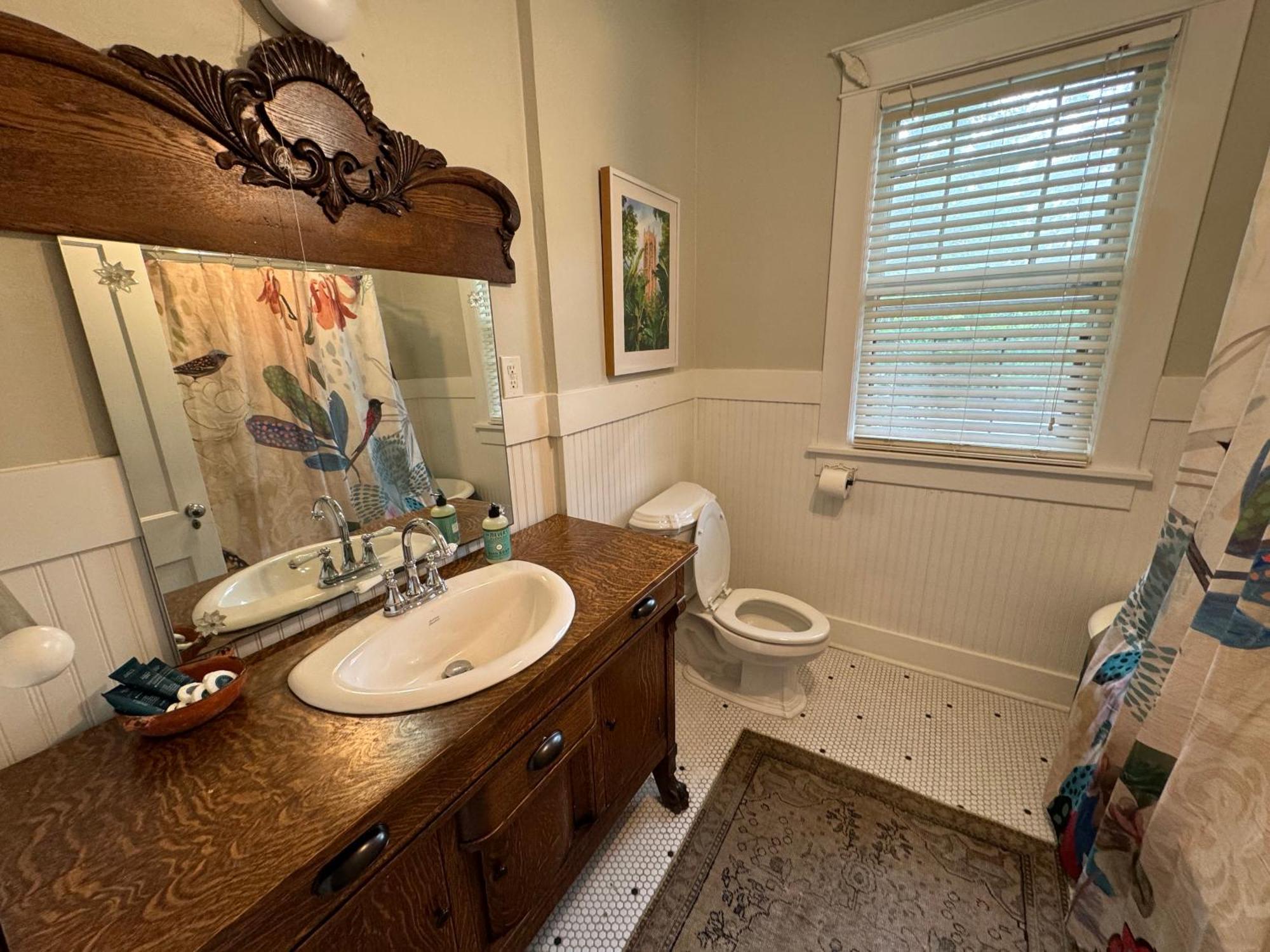 Spacious Gardens And Carriage House Villa Memphis