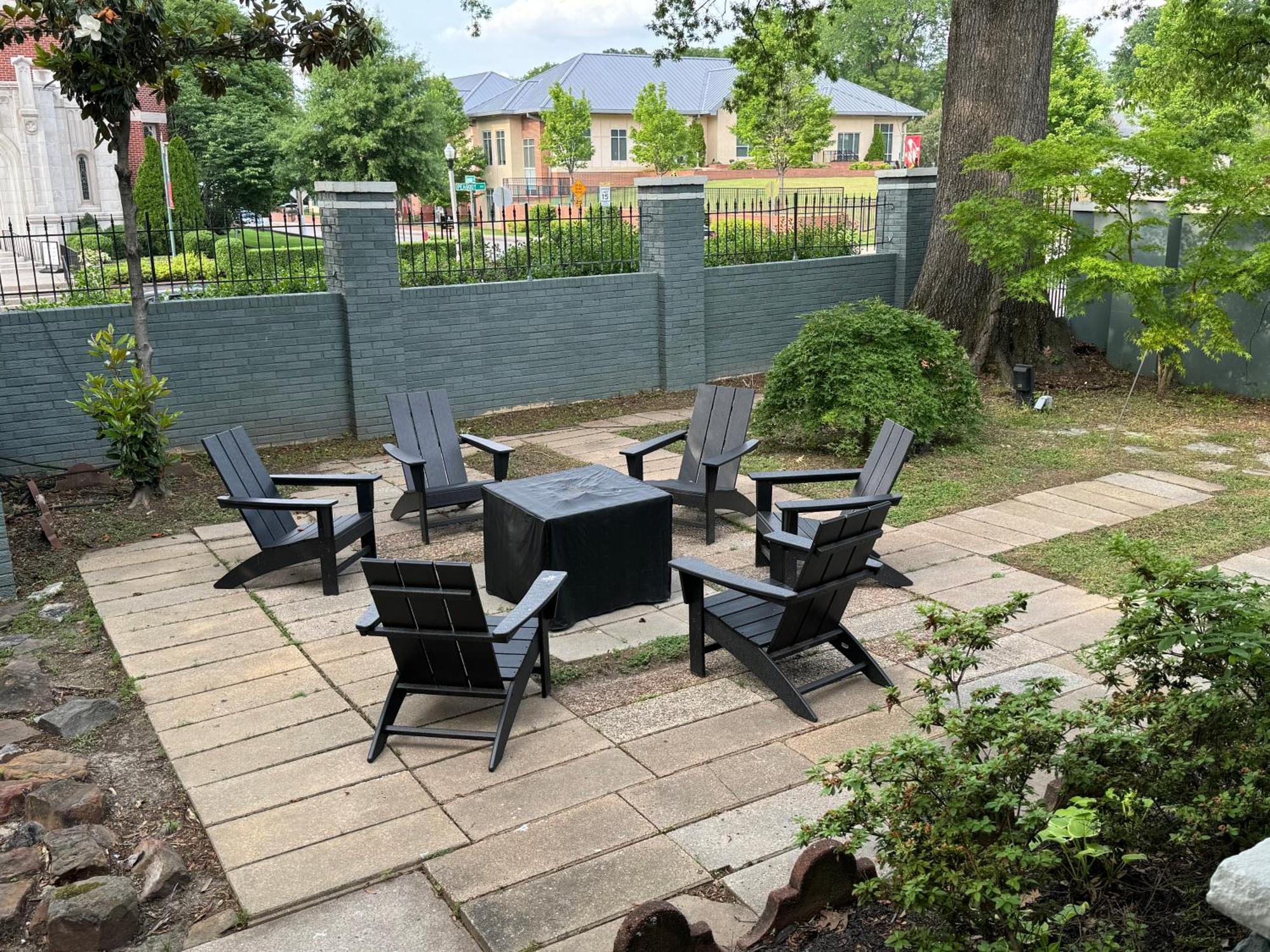 Villa Spacious Gardens And Carriage House Memphis